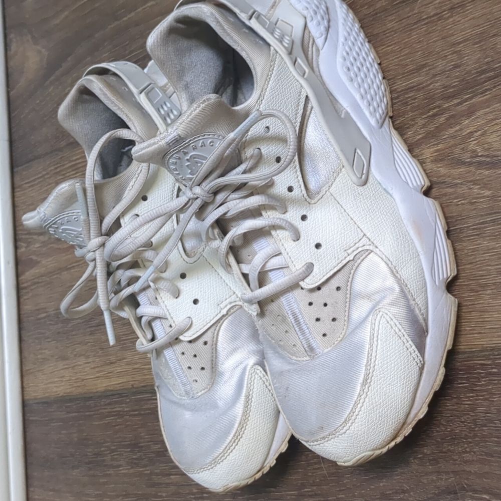Nike Huarache Shoes white silver leather GUC 9.5 - Picture 7 of 7